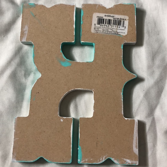 Hand painted K decor - Picture 3 of 3